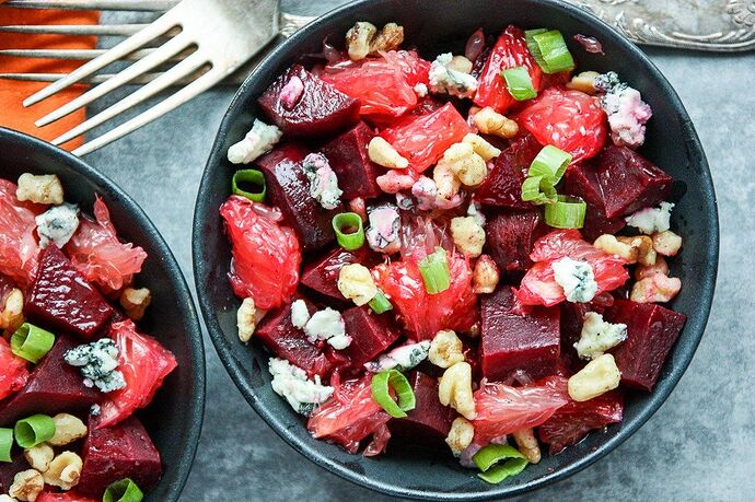 Romaine and Grapefruit salad with walnut and stilton